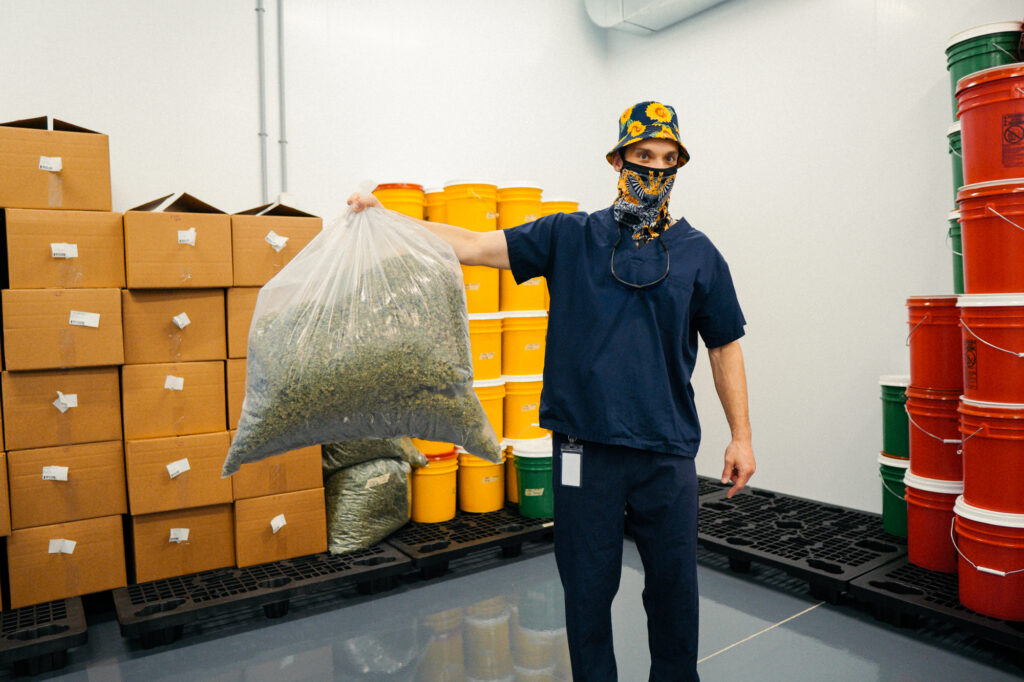 Weed Measurements : A Canadian Guide to Cannabis Quantities