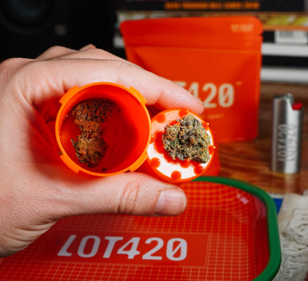 How to Clean a Weed Grinder